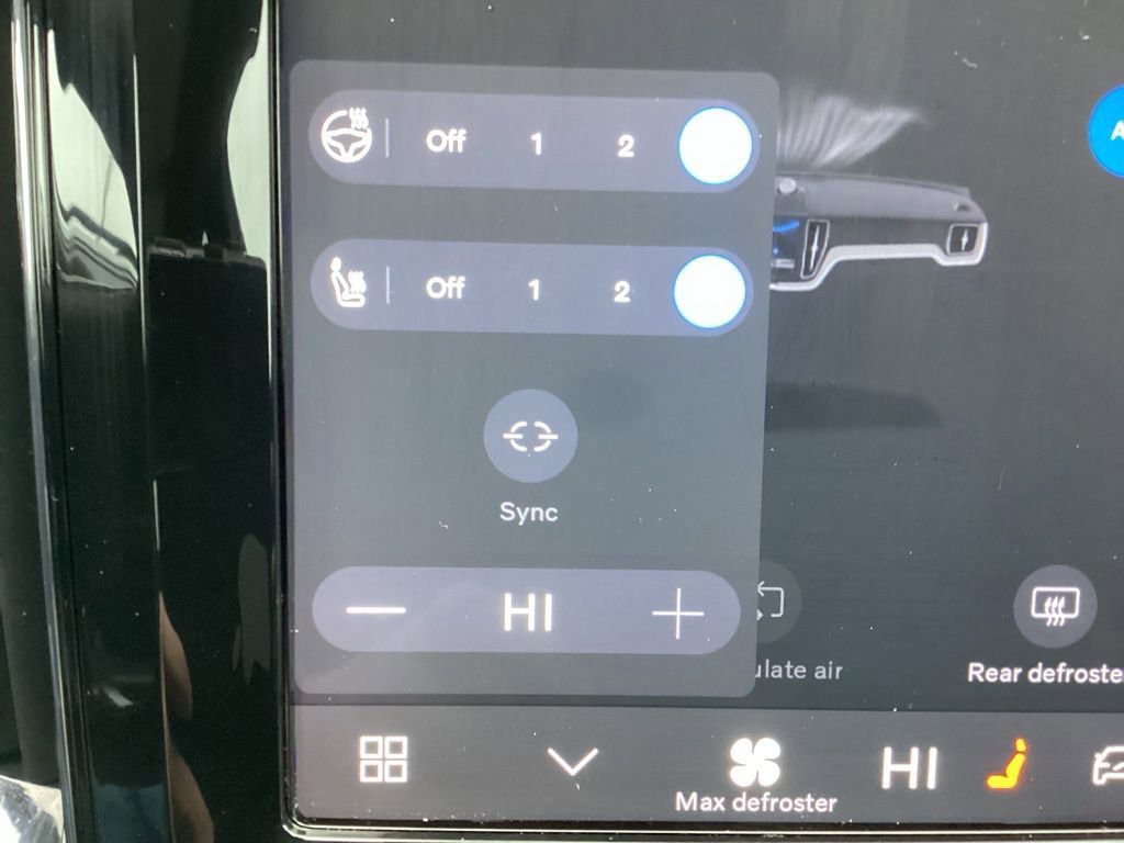 Used 2024 Volvo XC60 B5 Plus image 23