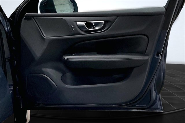 Certified 2025 Volvo V60 B5 Cross Country Plus image 25