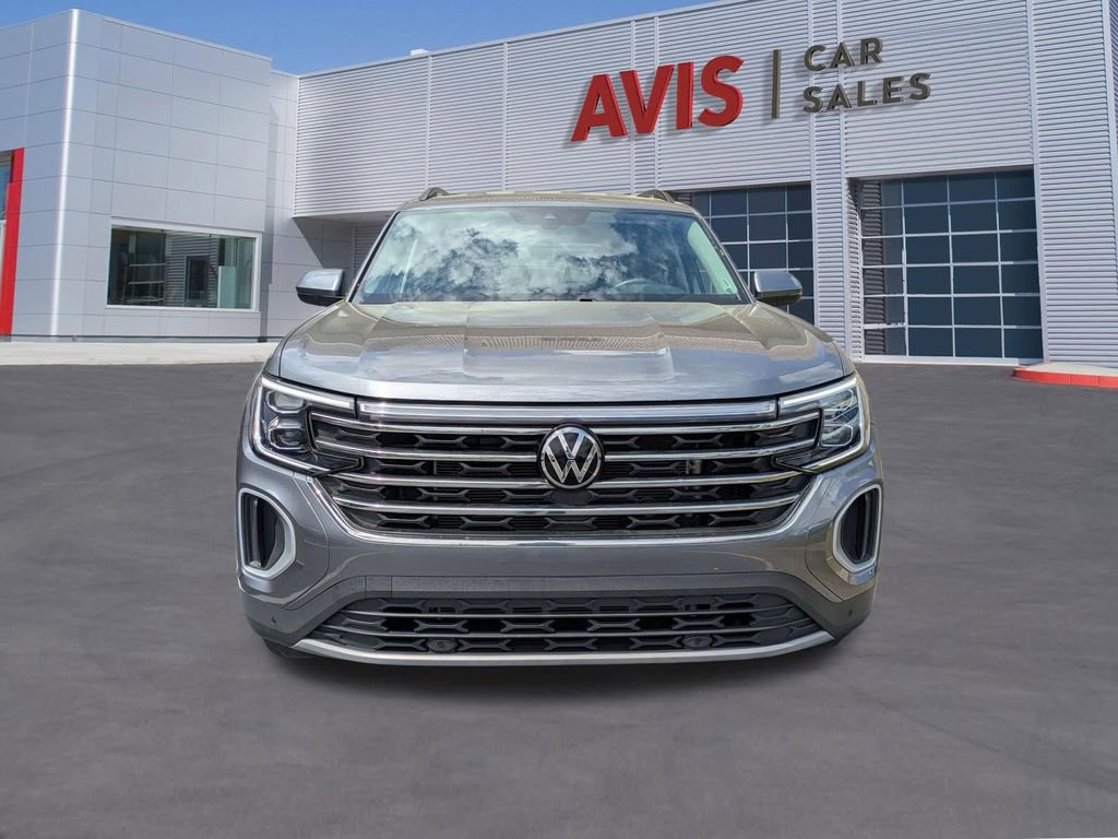 Used 2025 Volkswagen Atlas SE FWD image 2