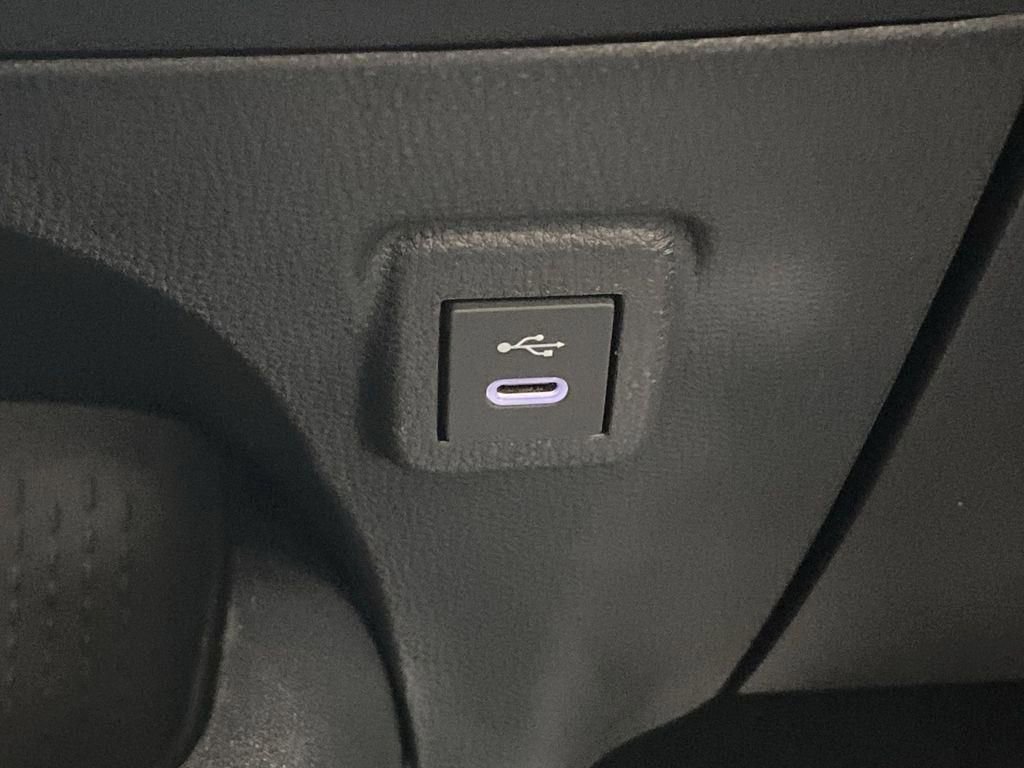 Used 2025 Toyota Corolla LE image 20