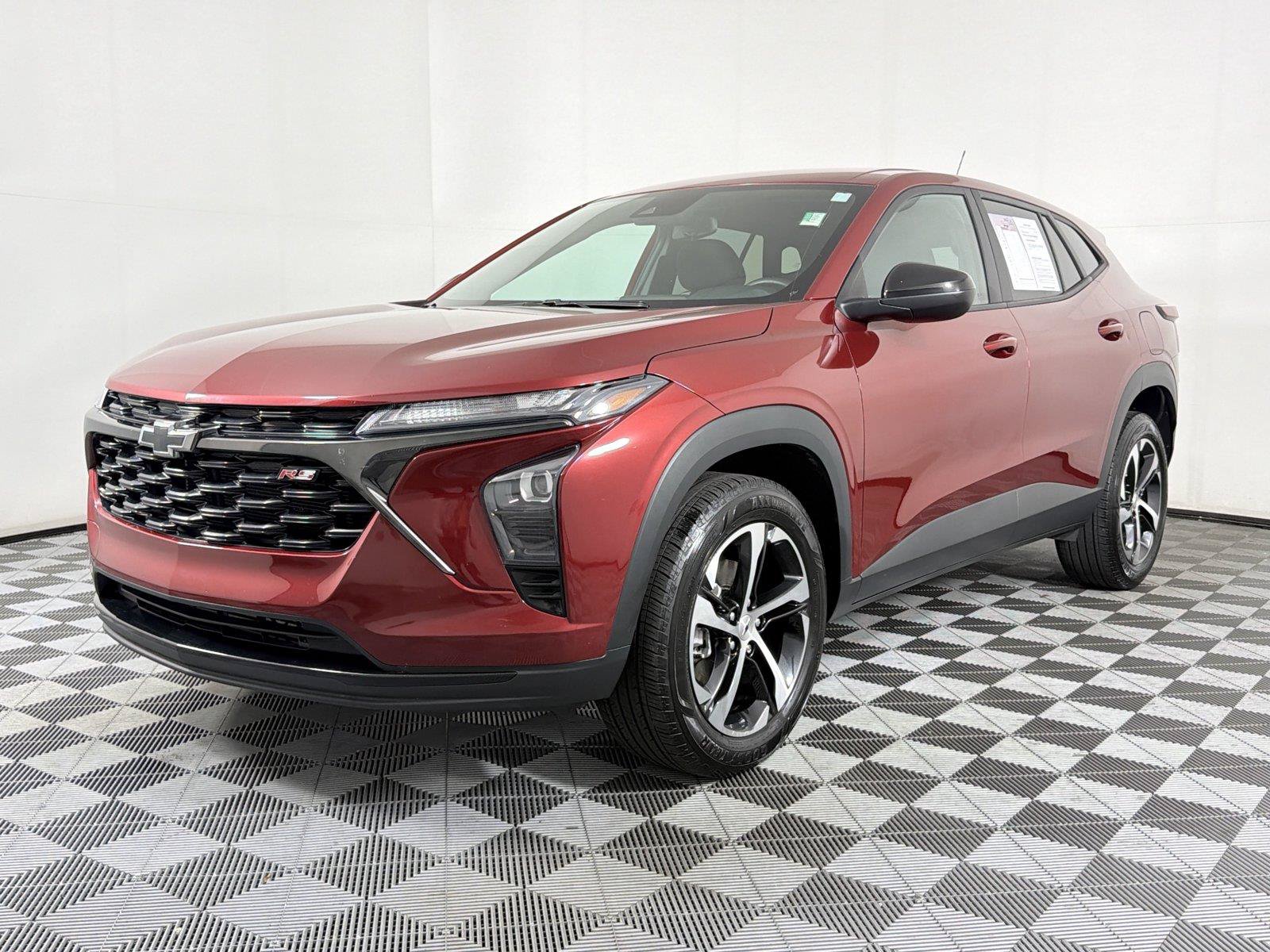 Certified 2024 Chevrolet Trax RS FWD image 3