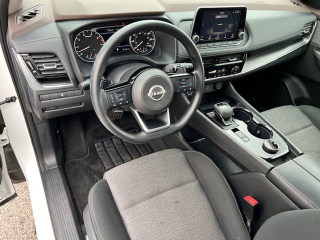 Used 2022 Nissan Rogue SV image 13