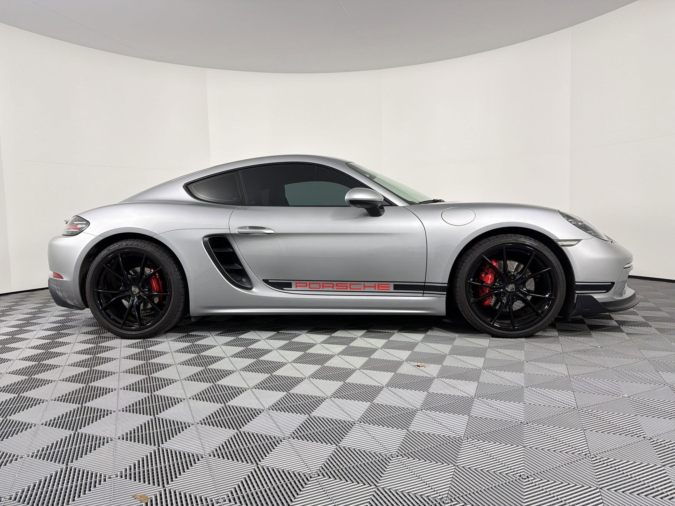 Certified 2024 Porsche 718 Cayman S image 8