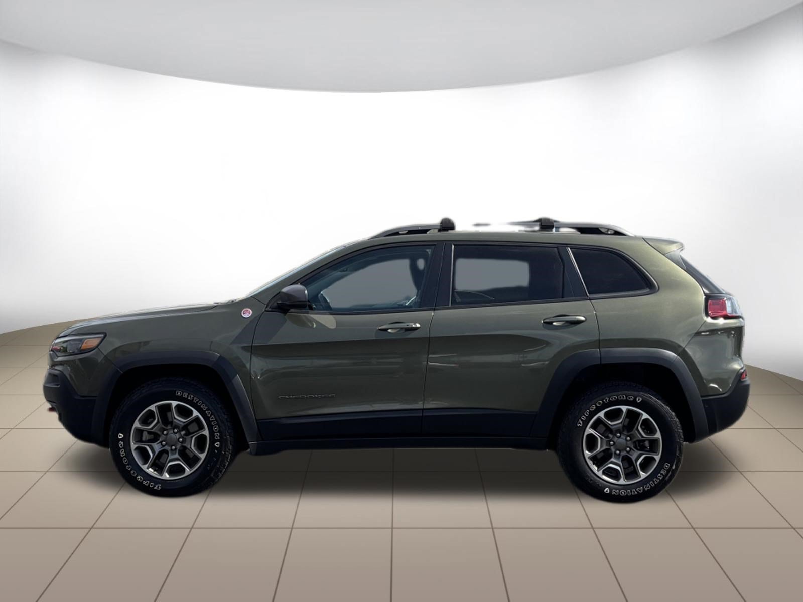Used 2021 Jeep Cherokee Trailhawk w/ Technology Group AWD/4WD image 4