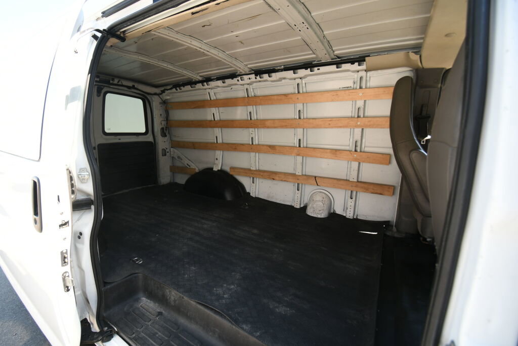 Used 2019 Chevrolet Express 2500 w/ Driver Convenience Package RWD image 17