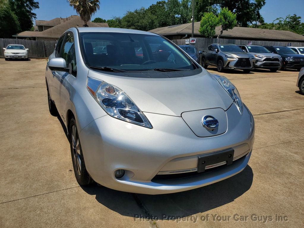 Used 2016 Nissan Leaf SL w/ Premium Package FWD image 4