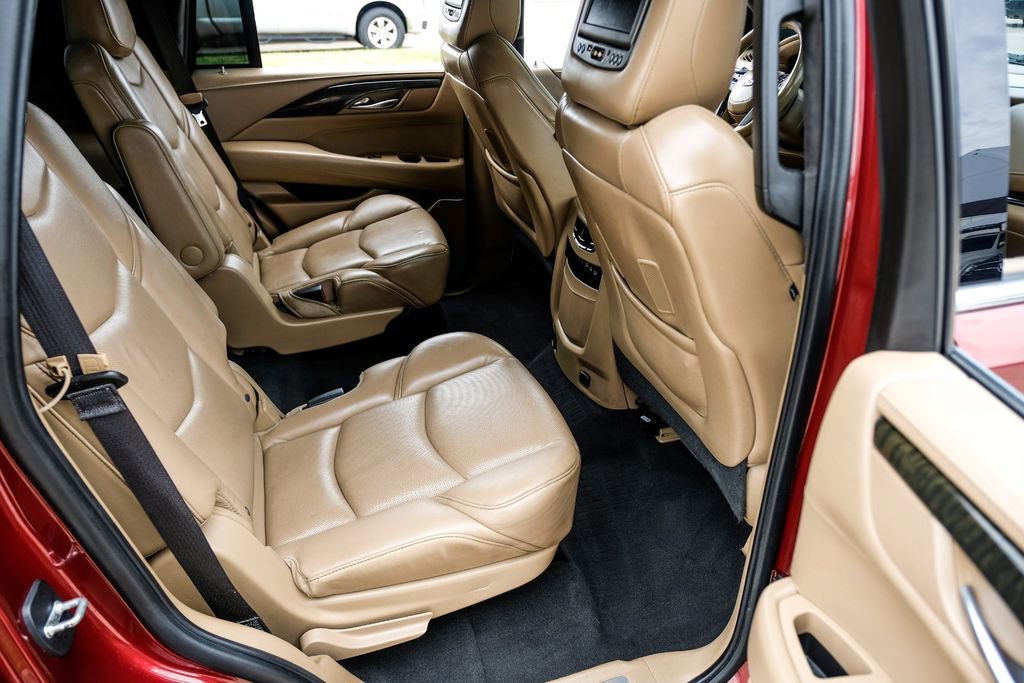 Used 2019 Cadillac Escalade Platinum image 39