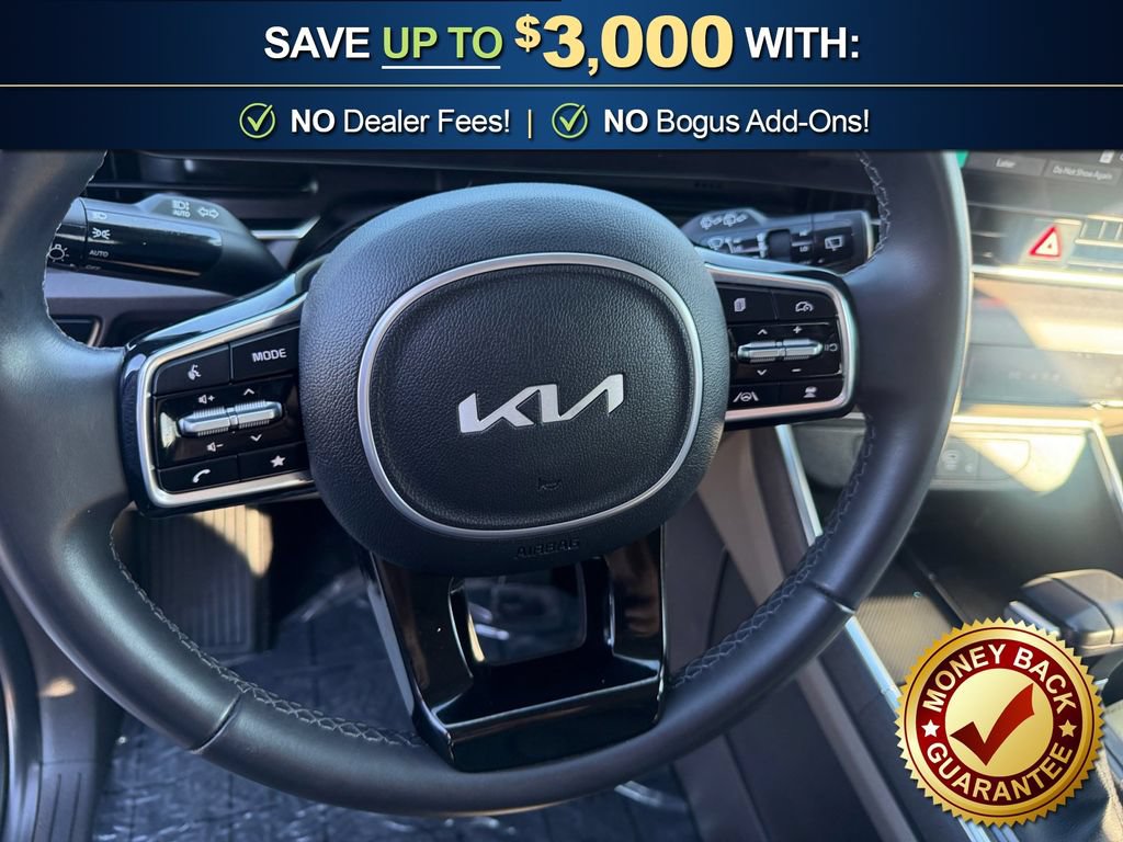 Used 2025 Kia Carnival EX FWD image 18