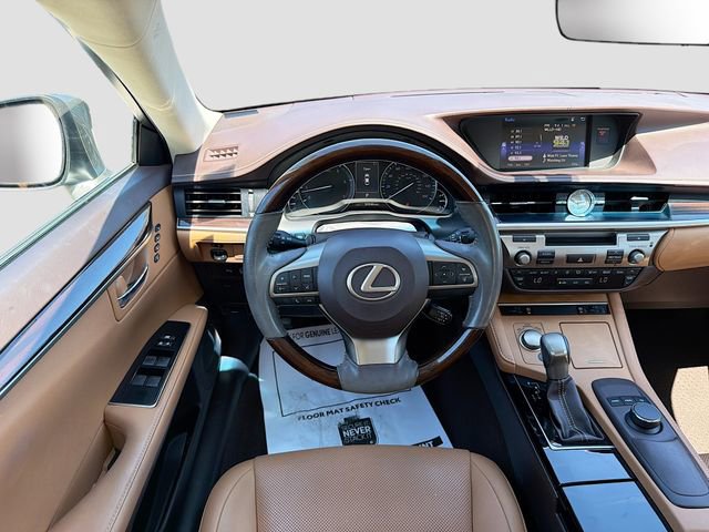 Used 2016 Lexus ES 350 w/ Premium Package w/Wood Trim image 16