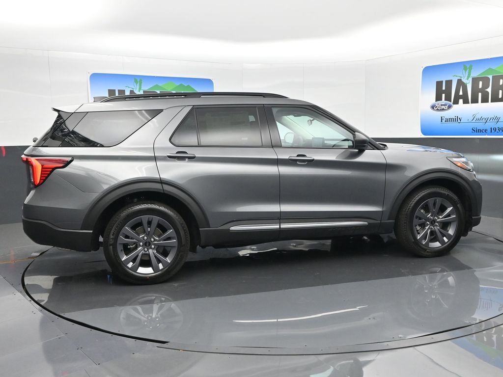 Used 2025 Ford Explorer Active w/ Active Comfort Package image 6