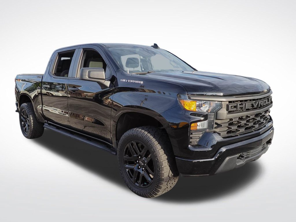 Used 2023 Chevrolet Silverado 1500 Custom AWD/4WD image 3