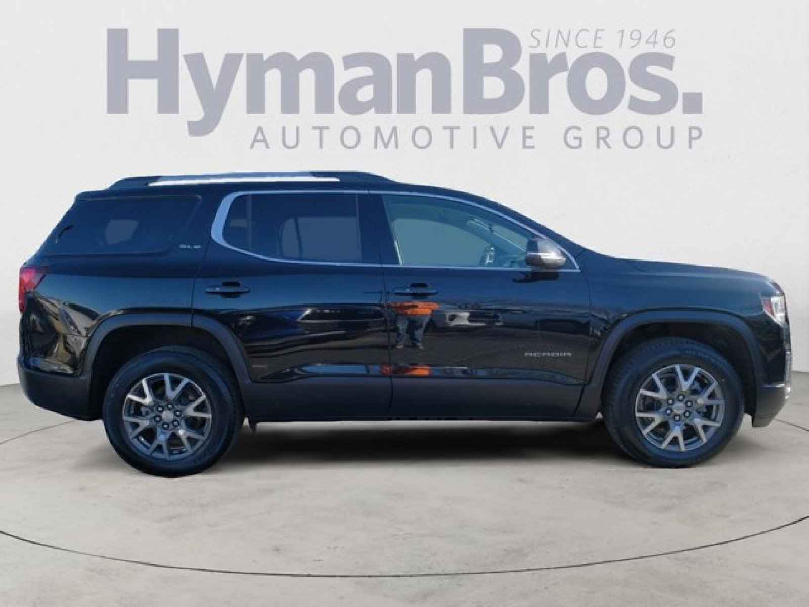 Used 2022 GMC Acadia SLE w/ Driver Convenience Package image 2