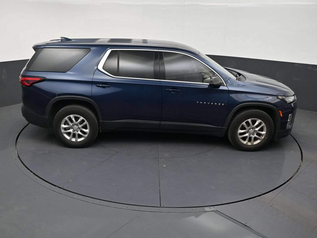 Used 2023 Chevrolet Traverse LS FWD image 16