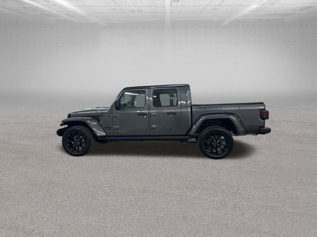 Used 2025 Jeep Gladiator Sport image 8