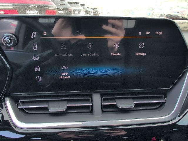 New 2026 Chevrolet Trax RS w/ Sunroof Package FWD image 18