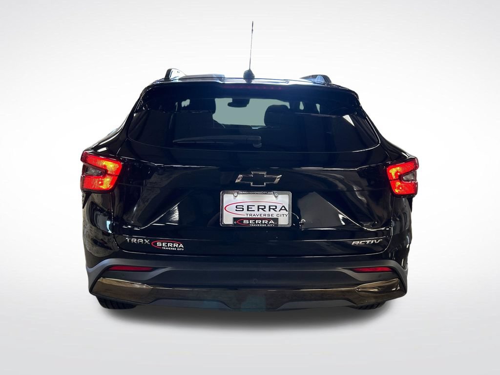 Used 2025 Chevrolet Trax ACTIV w/ Driver Confidence Package FWD image 4