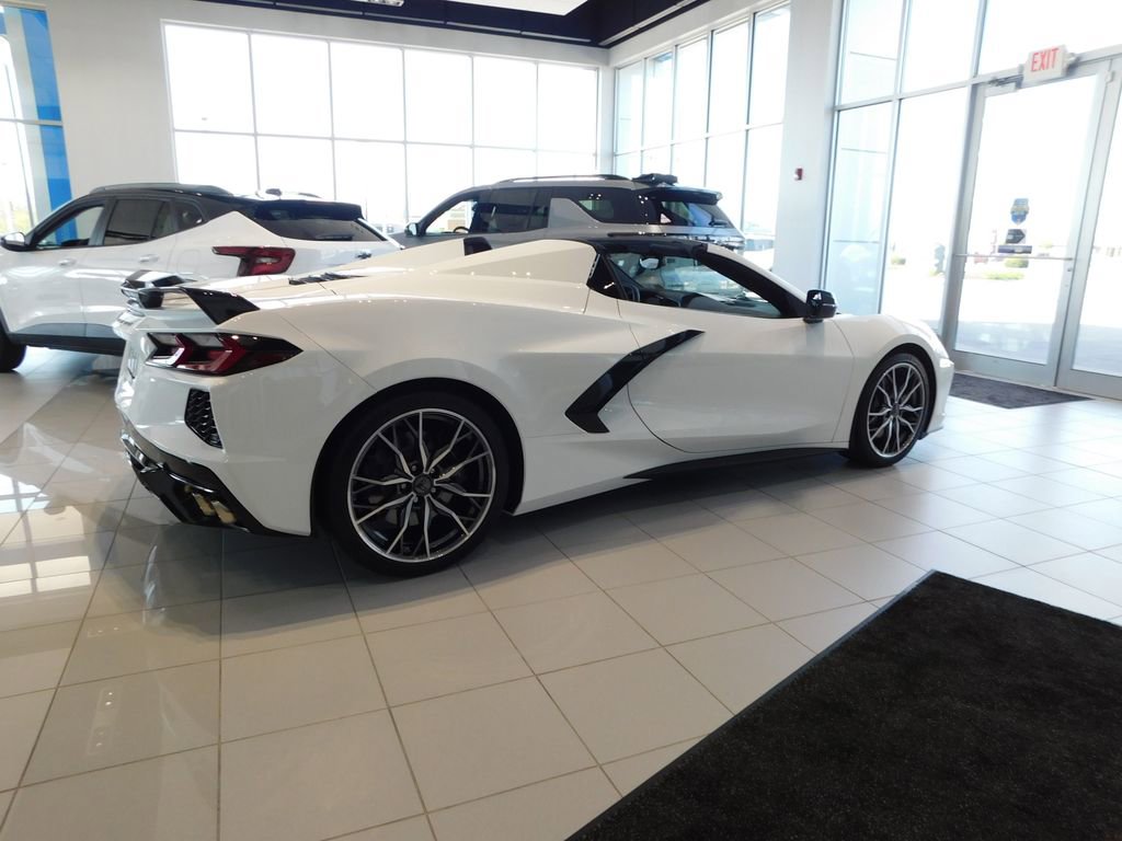 Used 2023 Chevrolet Corvette Stingray Preferred Conv w/ Z51 Performance Package image 3