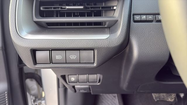 New 2026 Toyota Prius LE FWD image 17