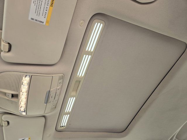 Used 2020 Mercedes-Benz C 300 Sedan image 25