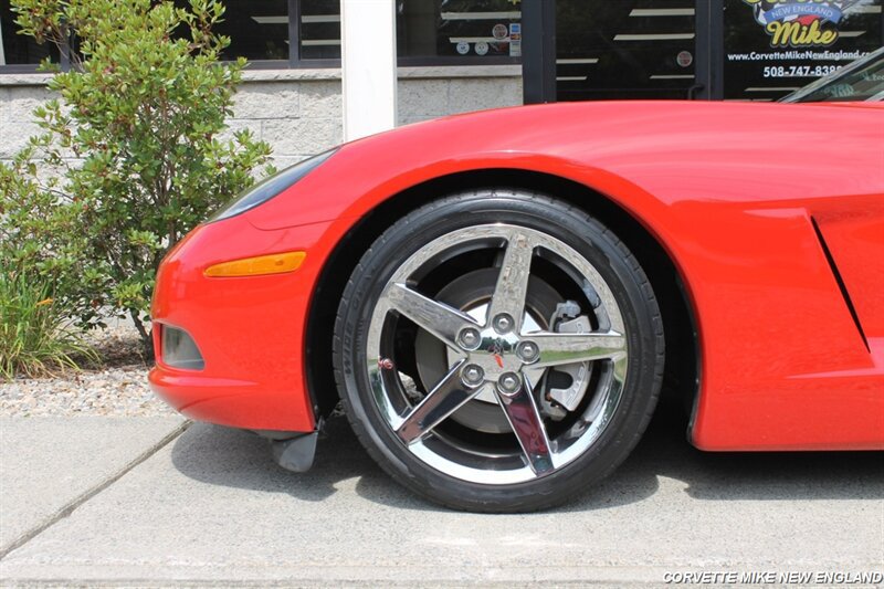 Used 2007 Chevrolet Corvette Convertible w/ Preferred Equipment Group RWD image 9