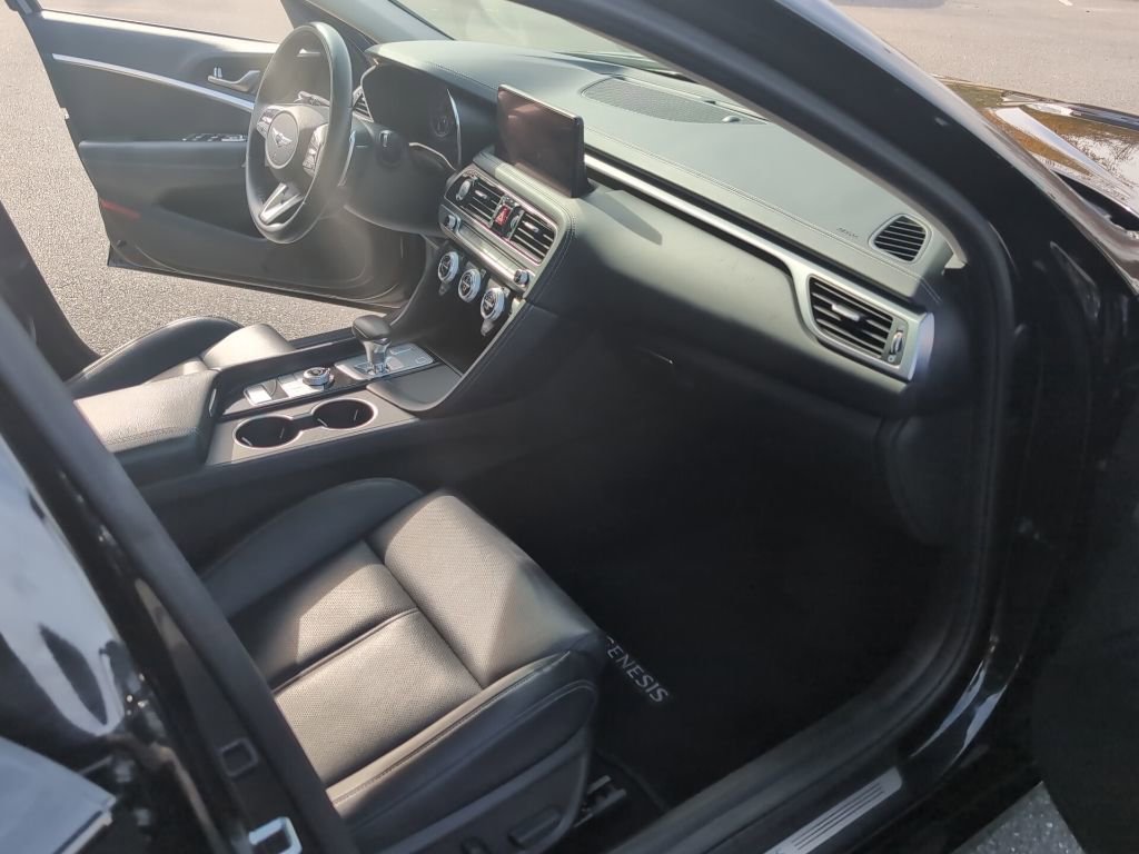 Used 2023 Genesis G70 2.0T image 15