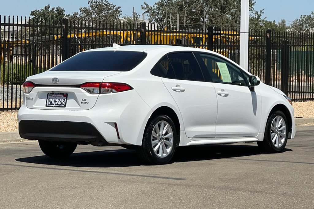 Certified 2026 Toyota Corolla LE w/ LE Premium Package FWD image 5