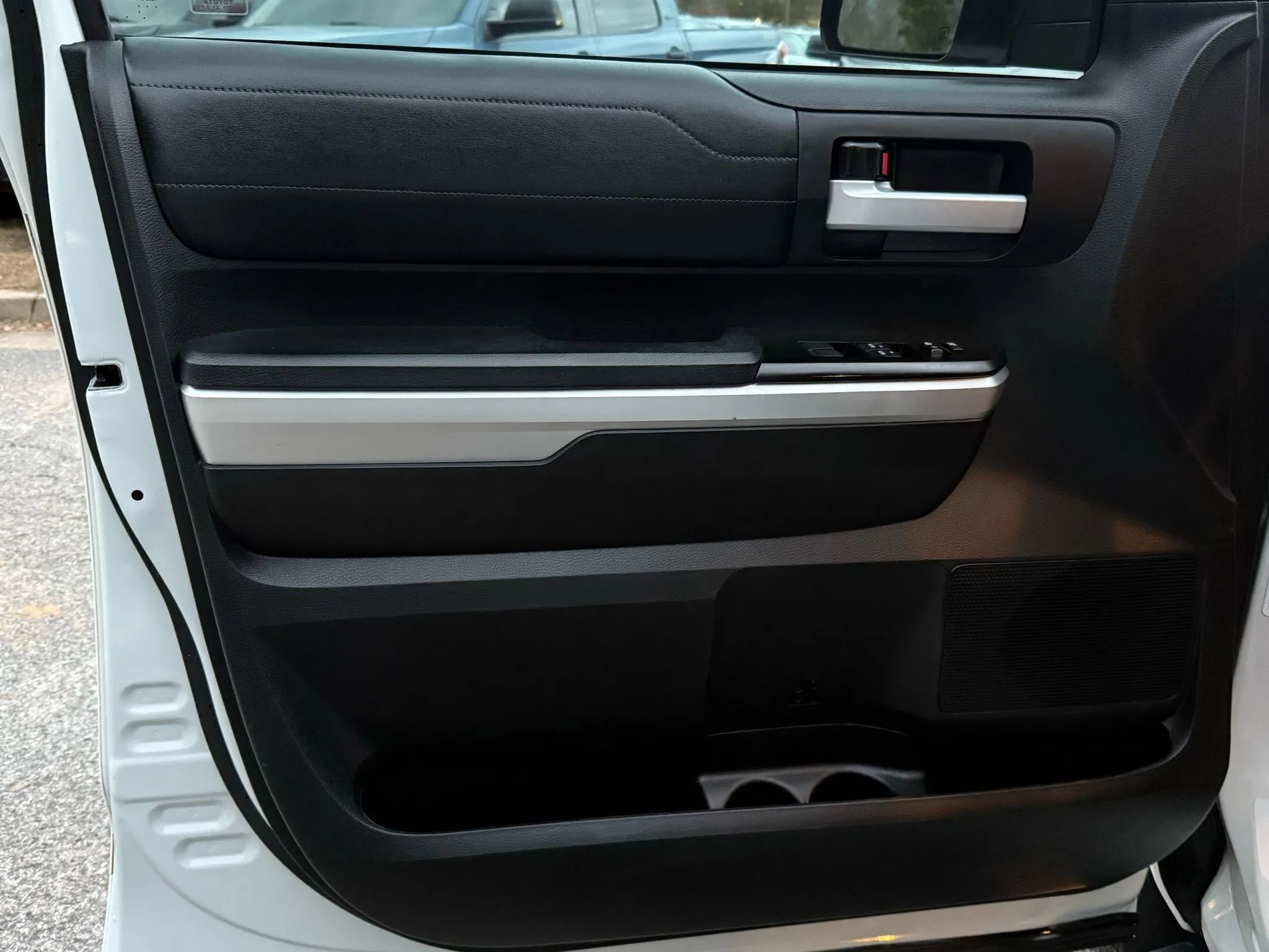 Used 2017 Toyota Tundra Limited image 18