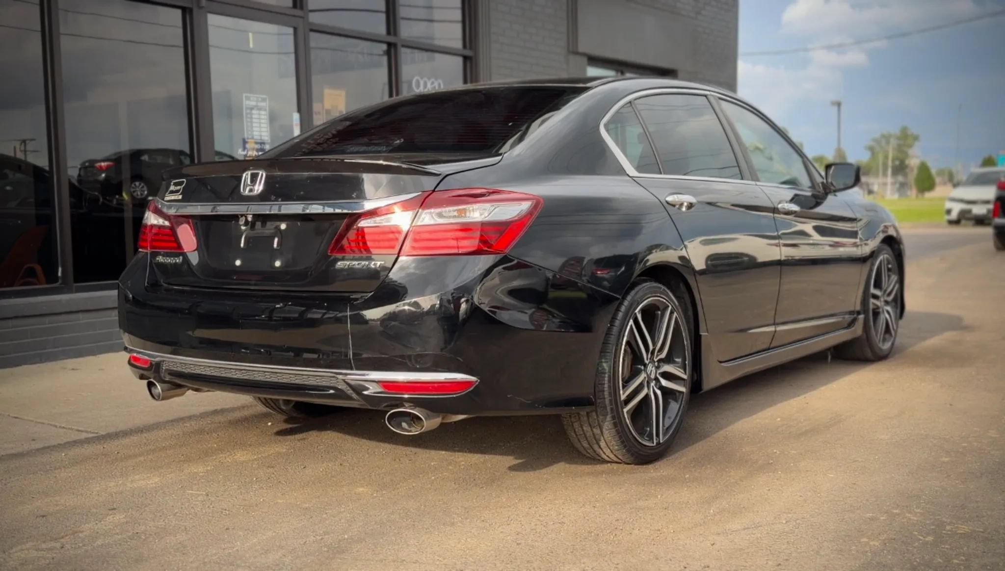 Used 2016 Honda Accord Sport image 2