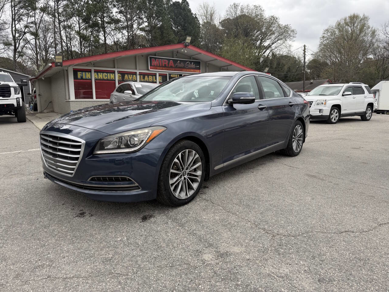 Used 2016 Hyundai Genesis 3.8 AWD/4WD image 2