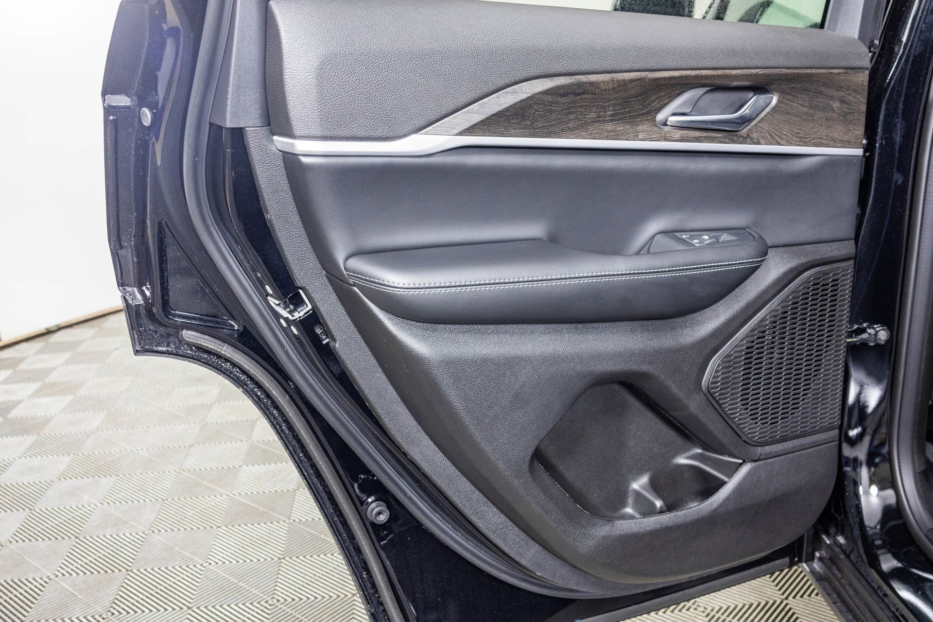 New 2026 Jeep Grand Cherokee Altitude image 40