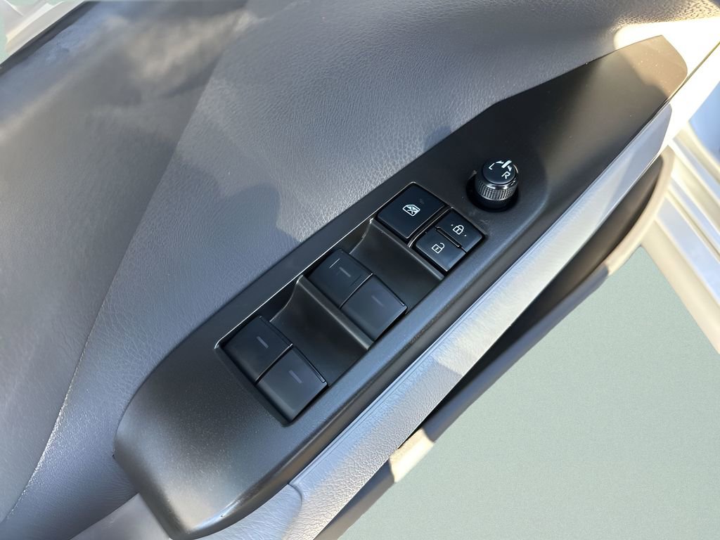 Used 2021 Toyota Camry LE image 17