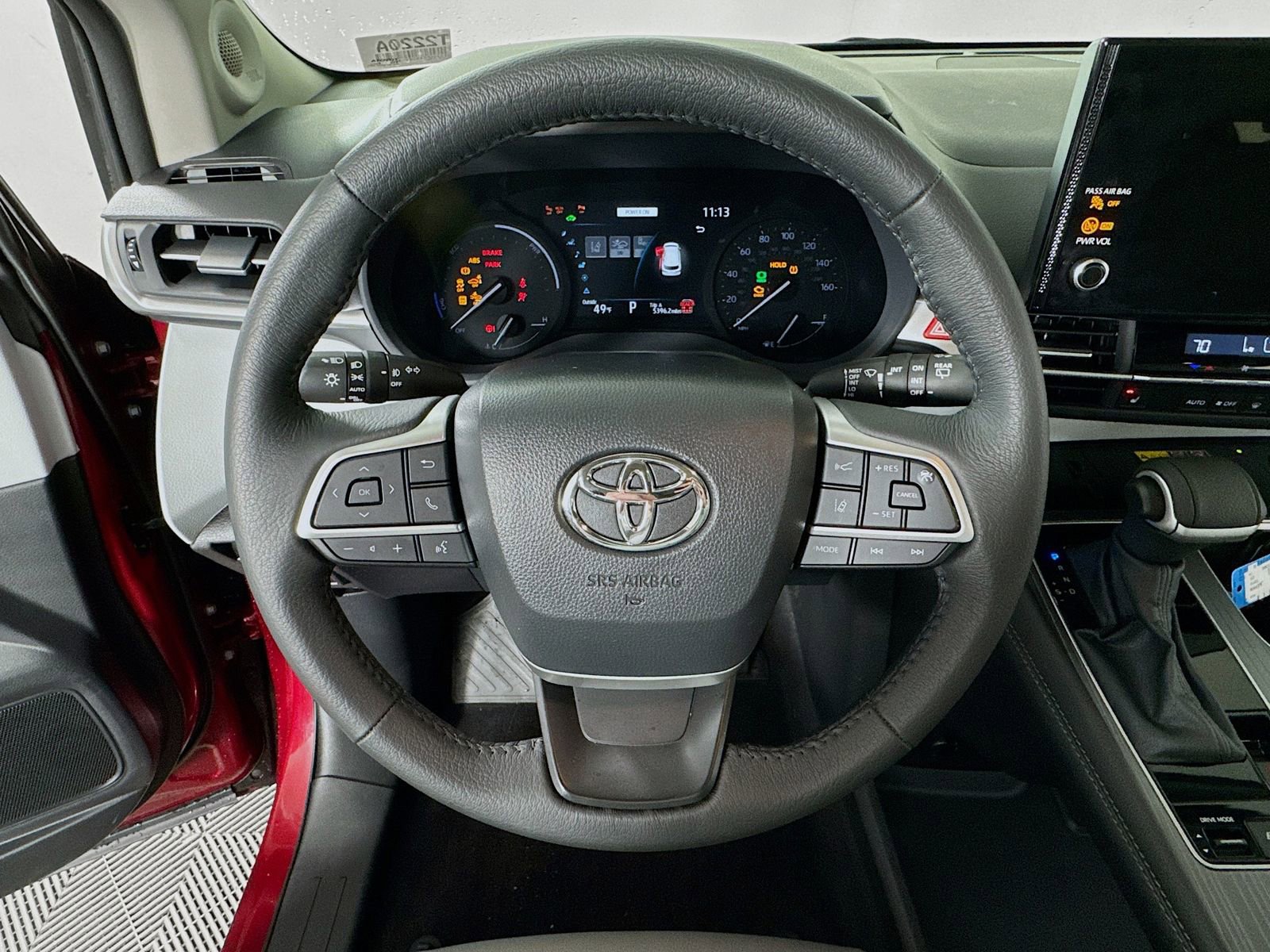 Used 2025 Toyota Sienna XLE w/ XLE Plus Package AWD/4WD image 13