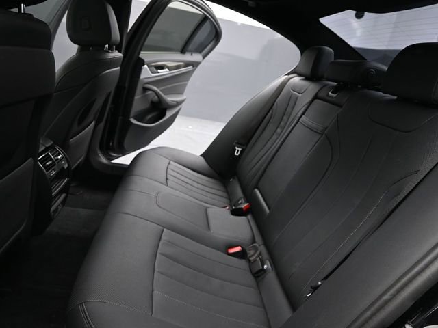Used 2023 BMW 530i image 17