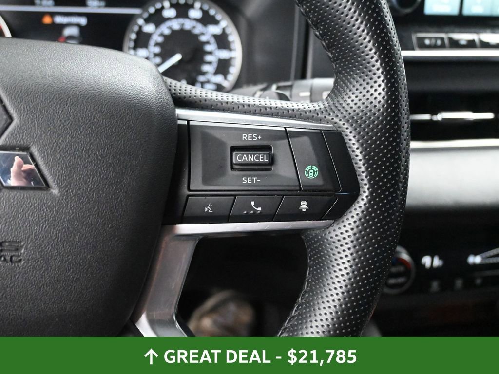 Used 2024 Mitsubishi Outlander SE image 40