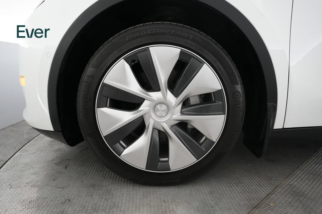 Used 2022 Tesla Model Y Long Range AWD/4WD image 19