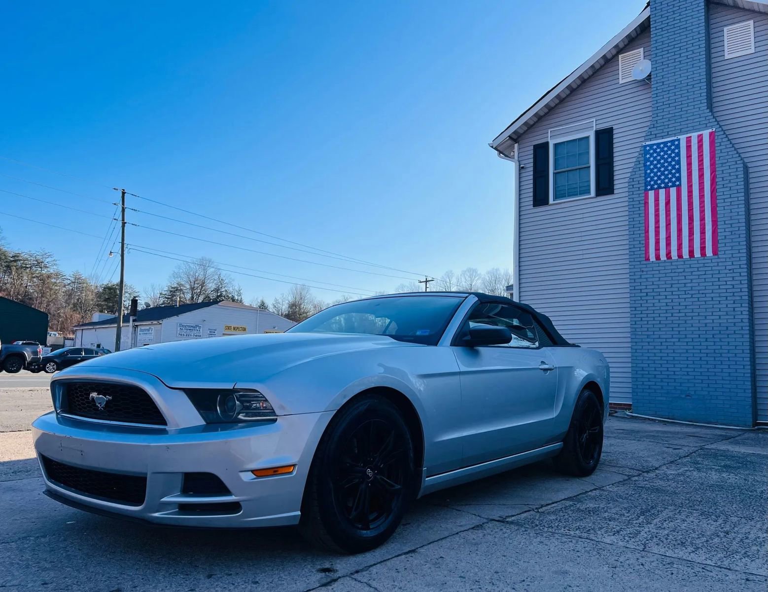 Used 2014 Ford Mustang Convertible image 4