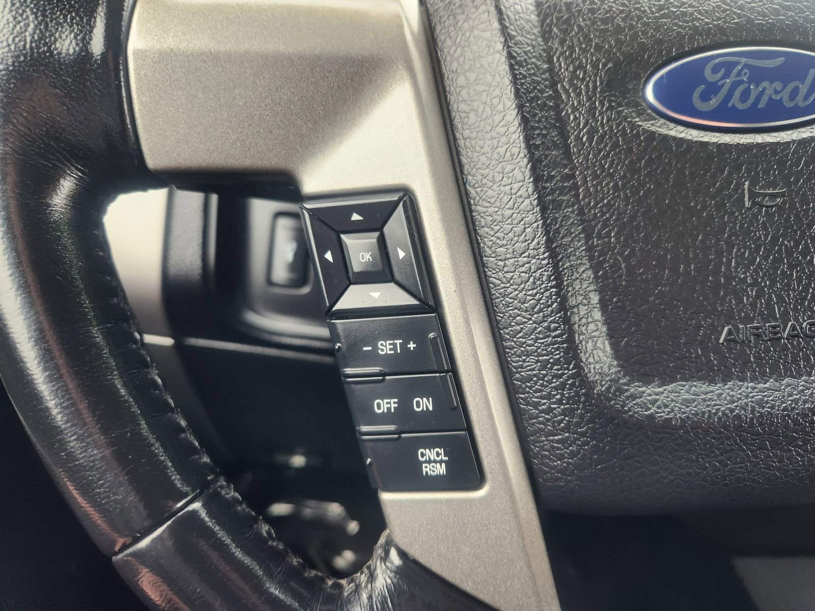 Used 2017 Ford Expedition Limited image 18