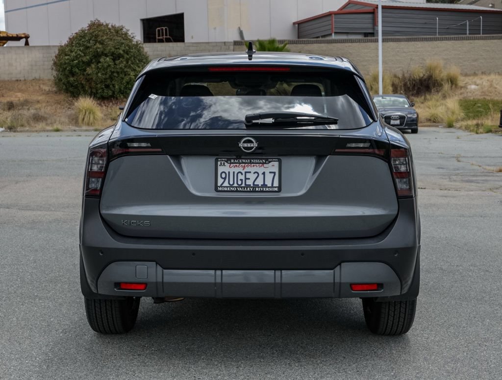 Used 2025 Nissan Kicks SV FWD image 5