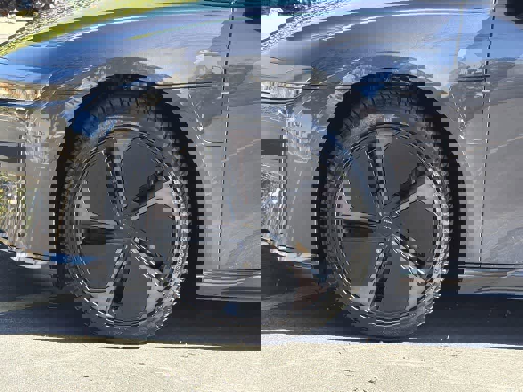 Used 2024 Lucid Air Touring image 42