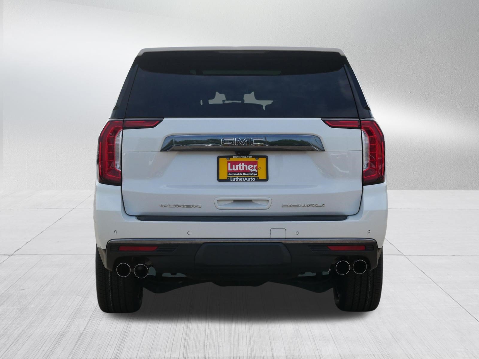 Used 2023 GMC Yukon Denali Ultimate w/ LPO, Floor Liner Package AWD/4WD image 6
