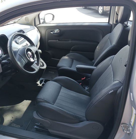 Used 2012 FIAT 500 Lounge w/ Luxury Leather Pkg FWD image 4