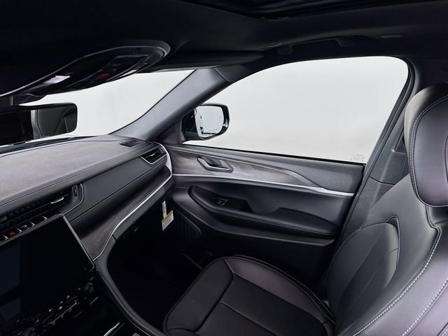 New 2025 Jeep Grand Cherokee L Limited w/ Luxury Tech Group II image 27
