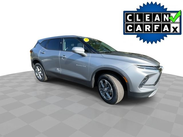Used 2025 Chevrolet Blazer LT image 2