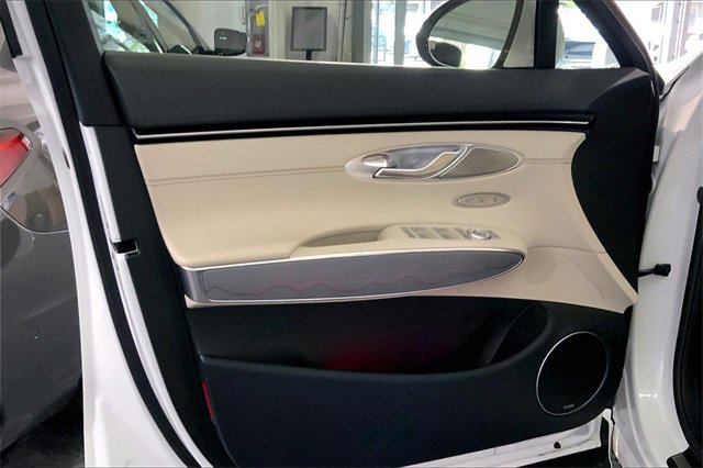 Used 2023 Genesis GV70 2.5T w/ Advanced Package image 22