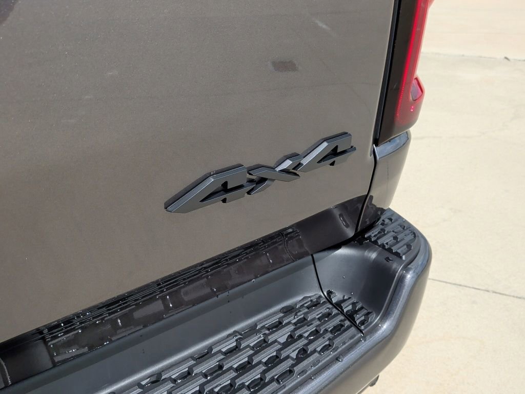 New 2026 RAM 1500 4x4 Crew Cab image 42