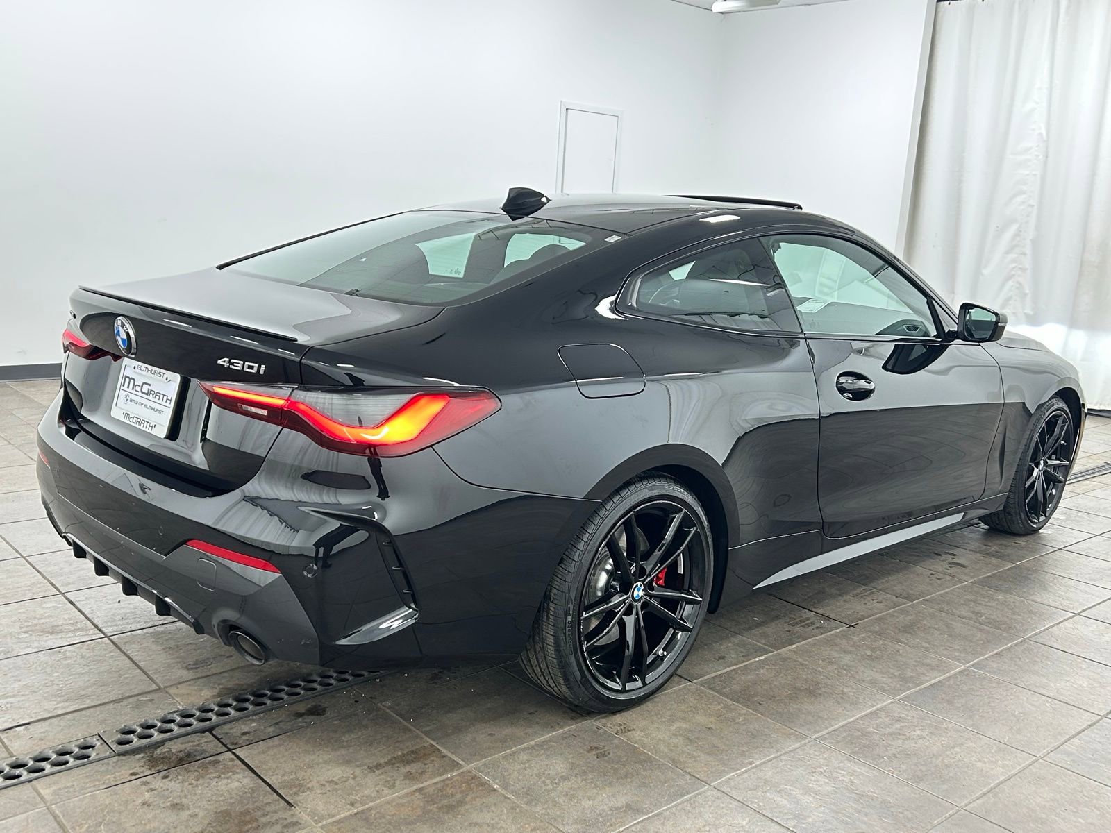 Used 2023 BMW 430i xDrive Coupe w/ M Sport Package image 5