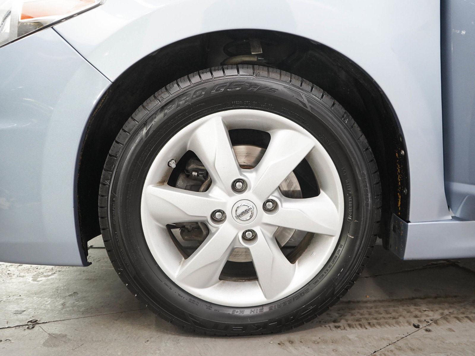 Used 2011 Nissan Versa Hatchback w/ Premium Pkg FWD image 25