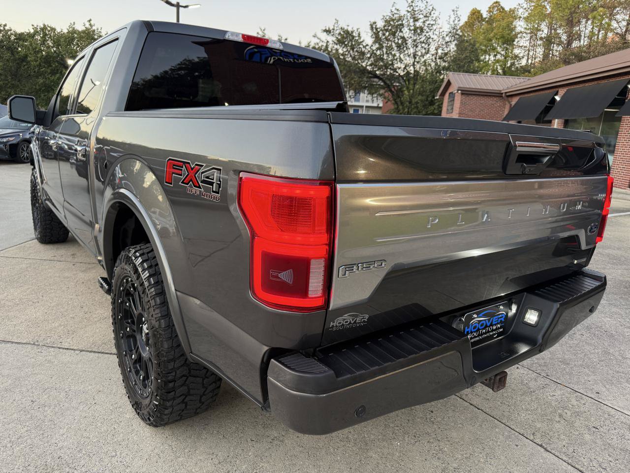 Used 2018 Ford F150 Platinum w/ Equipment Group 701A Luxury AWD/4WD image 5