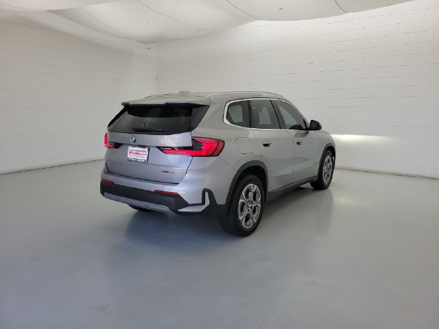 Used 2023 BMW X1 xDrive28i w/ Premium Package AWD/4WD image 4