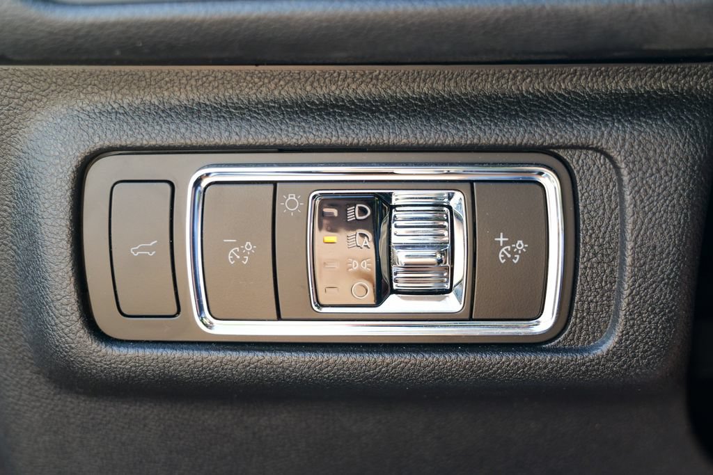 Used 2023 Lincoln Corsair AWD image 51
